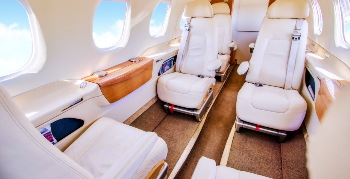 cabina Embraer Phenom 300